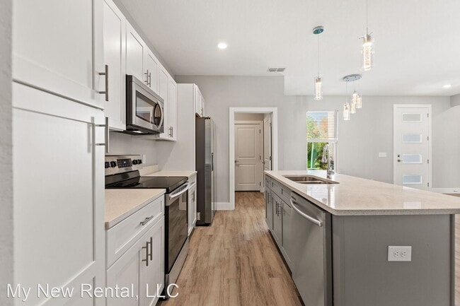 Building Photo - 4 br, 2 bath House - 249 Aster Court