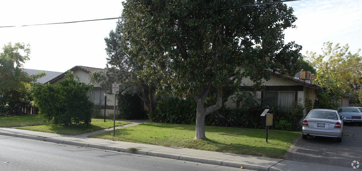 Building Photo - 2301-2309 N Winton Way