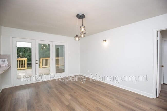 Building Photo - 4034 Savannah Dr