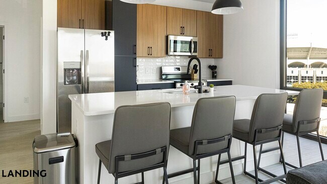 Foto del edificio - 1007 S Mint St