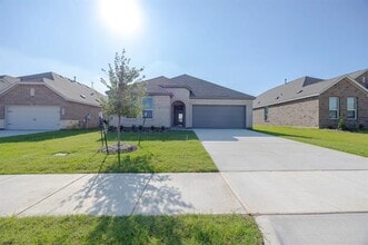 Building Photo - 2220 Pommel Ln