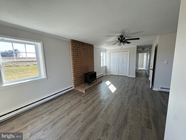 Foto del edificio - 325 Highland Rd