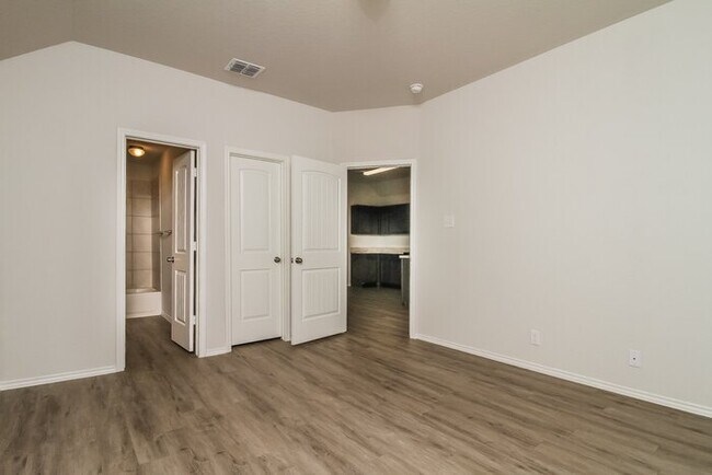 Foto del edificio - 5406 Freshwater Way