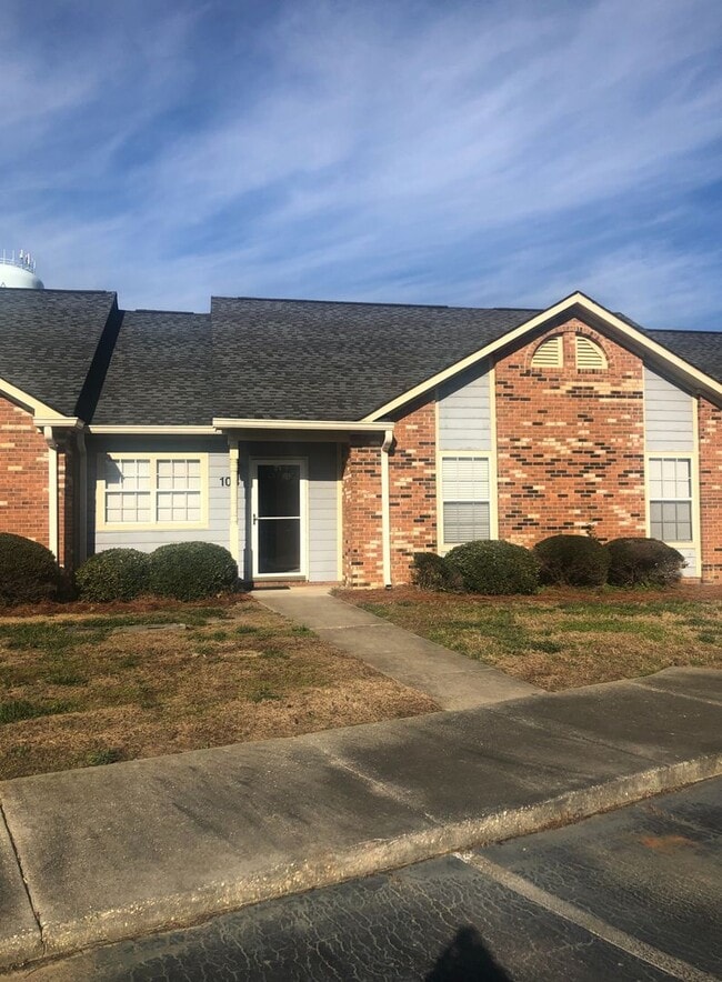 Building Photo - Beautiful Townhome 2Bed/ 1 Bath