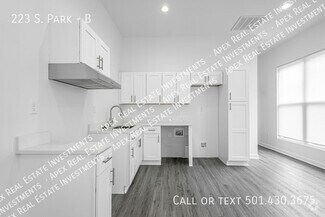 Building Photo - 223 S Park St
