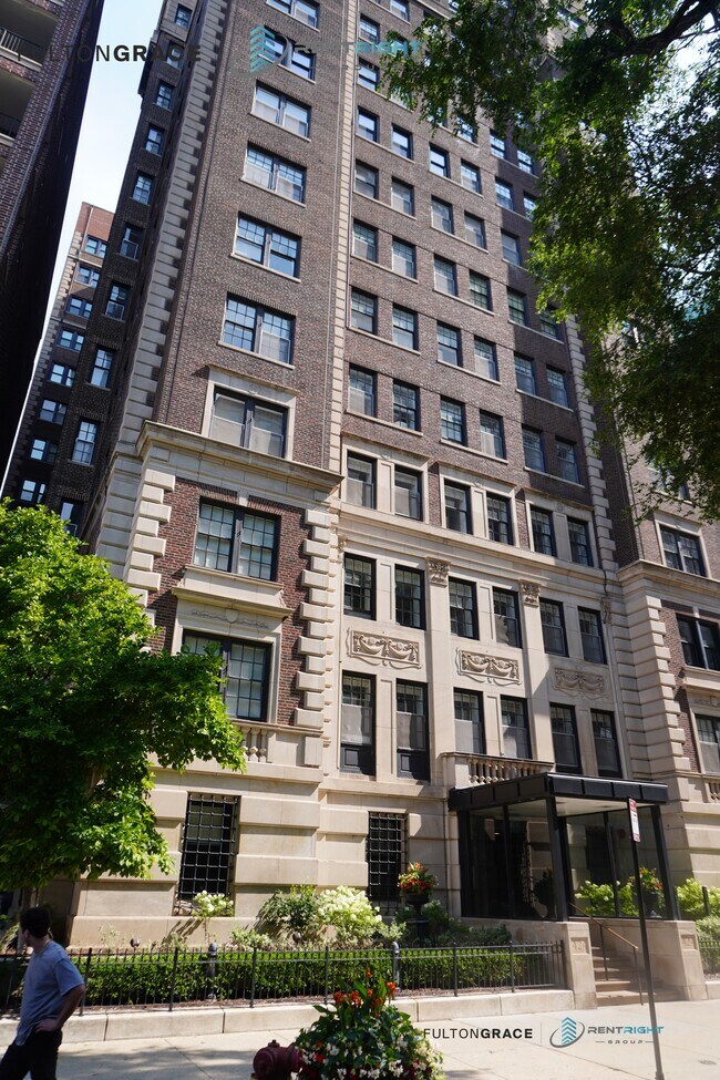 Building Photo - 422-24 West Melrose St.