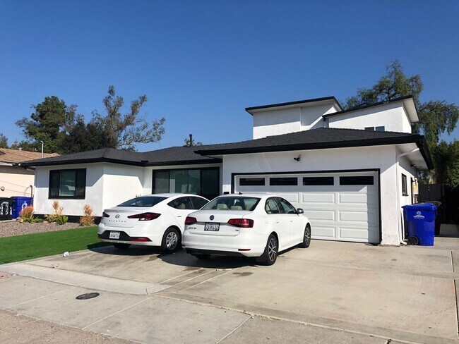 Building Photo - 5045 &amp; 5047 Campanile Dr.