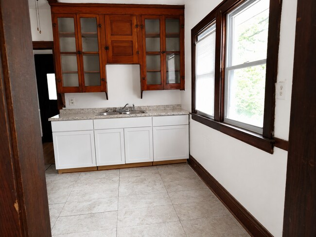 Foto del edificio - 2824 Saratoga Ave