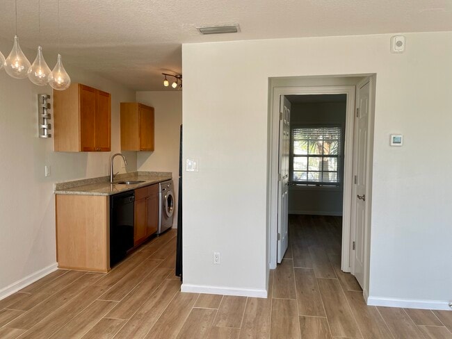 Foto del edificio - 5011 Starfish Dr SE