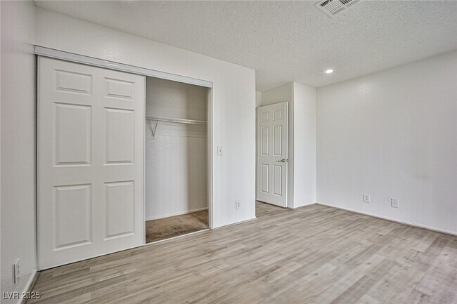 Building Photo - 5187 Caliente St