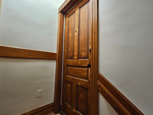 Foto del edificio - 2541 N Southport Ave