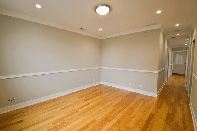 Foto del edificio - 3624 W George St