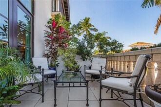 Building Photo - 780 5th Ave S