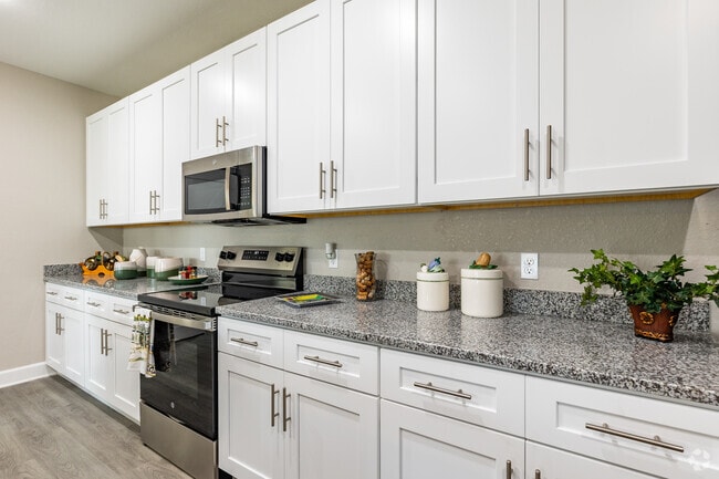 2BR, 2BA - 1,211SF - Kitchen - Spires 27
