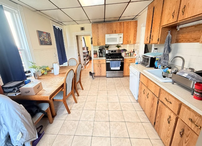 Building Photo - 202 Market St