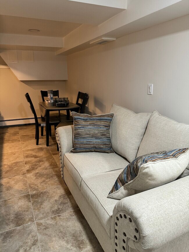 Foto del edificio - 93 Brookside Ave