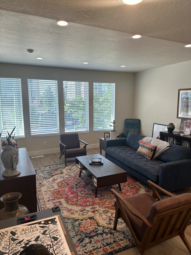 Foto del edificio - 107 W Ryker Ln