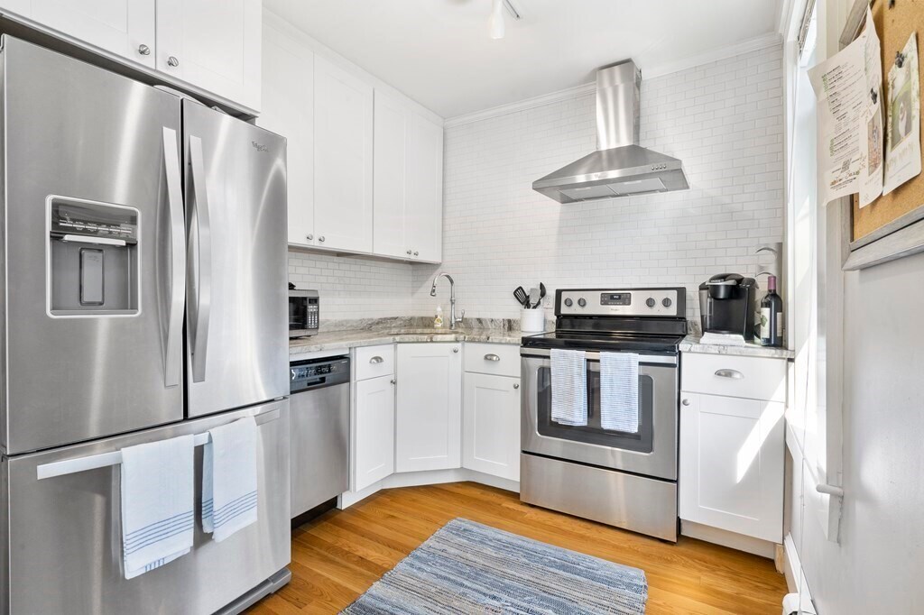 Primary Photo - 159 W 7th St