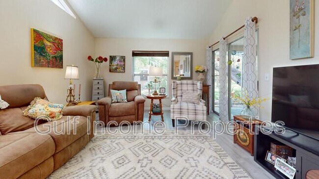 Building Photo - 5037 Village Garden Dr