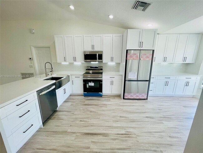 Foto del edificio - 272 SW Oakridge Dr