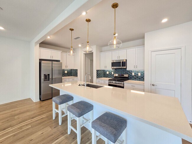 Building Photo - Highly upgraded townhome in Carlsbad