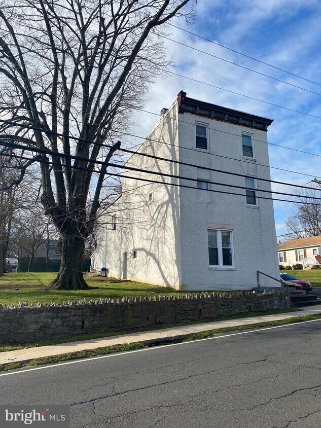 Primary Photo - 2458 Old Welsh Rd