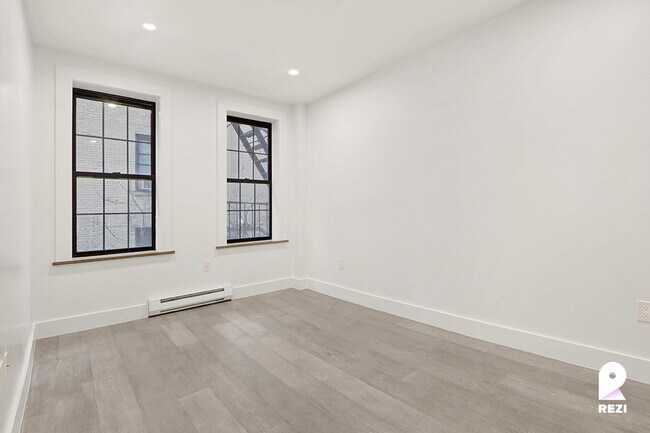 Building Photo - 36 Arden St