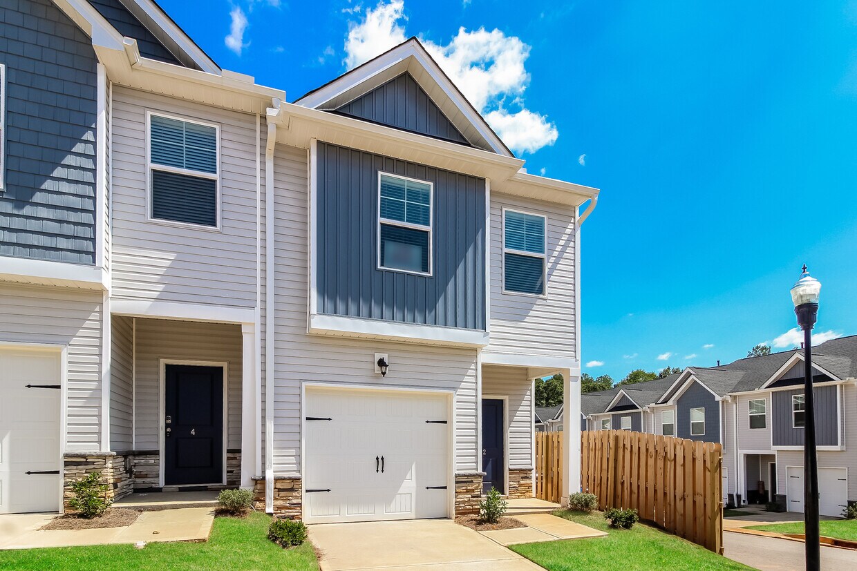 2 Oak Rose House Rental in Greenville, SC