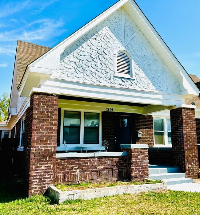 Charming 2BD 1BA Duplex in Crestwood!! - Charming 2BD 1BA Duplex in Crestwood!! House