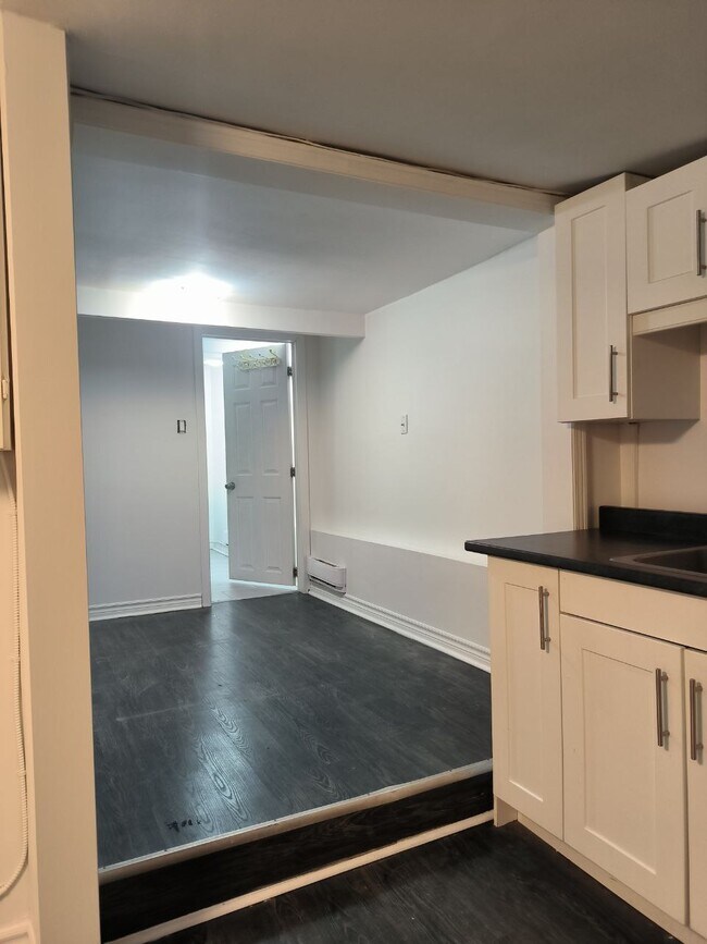 Photo du bâtiment - 159 Gladstone Ave