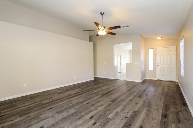 Building Photo - 3621 S 73rd Dr