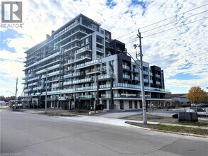 Building Photo - 461 Green Rd