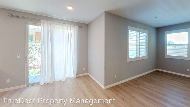 Building Photo - 3 br, 2.5 bath House - 854 Blue Orchid