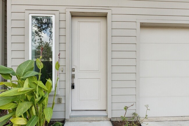 Foto del edificio - 843 W 23rd St