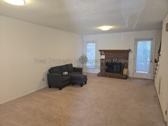 Building Photo - 4130 Kaplan Dr