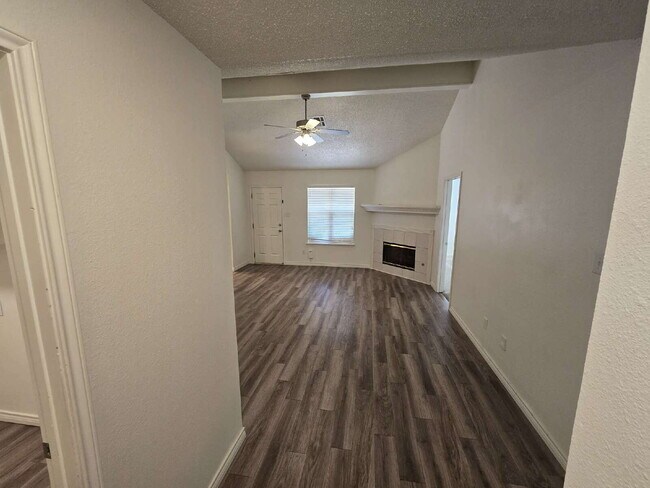 Foto del edificio - "Charming 3-Bedroom Lubbock Home with Cozy...