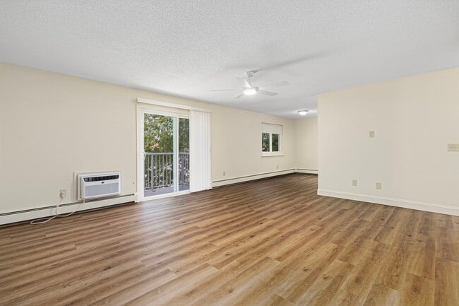 Building Photo - Parkway Apartments