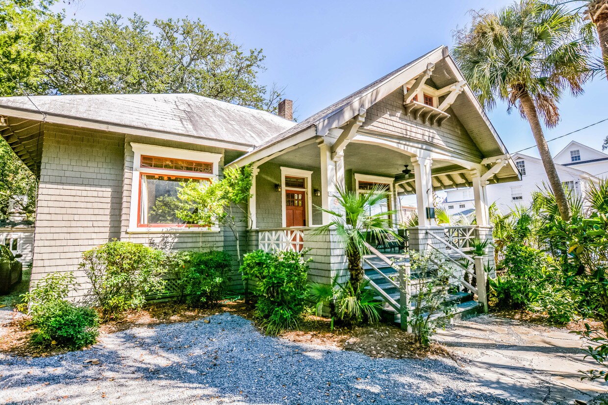 Foto principal - Gorgeous Fully Furnished Downtown Home