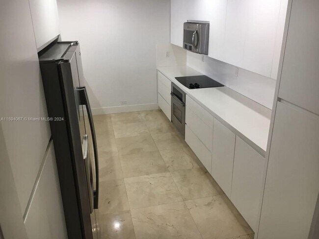 Building Photo - 251 Crandon Blvd