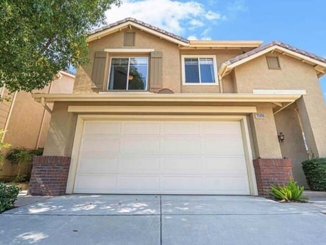 Building Photo - 15996 Mihaylo Ct