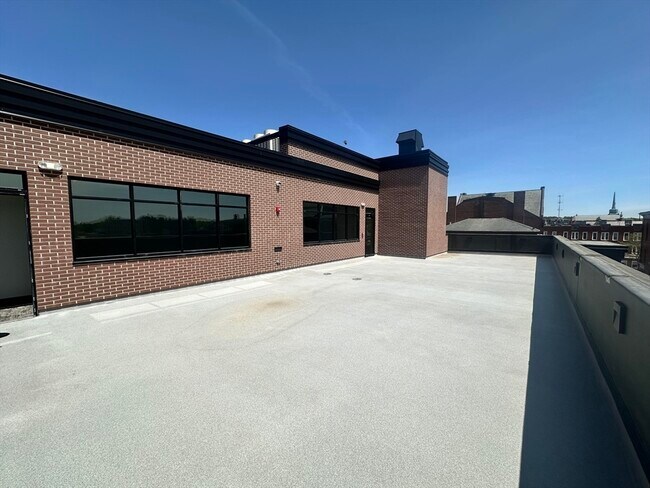 Building Photo - 21 Summer St