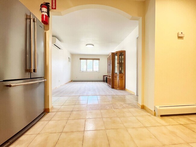 Foto del edificio - 11 Serrell Ave