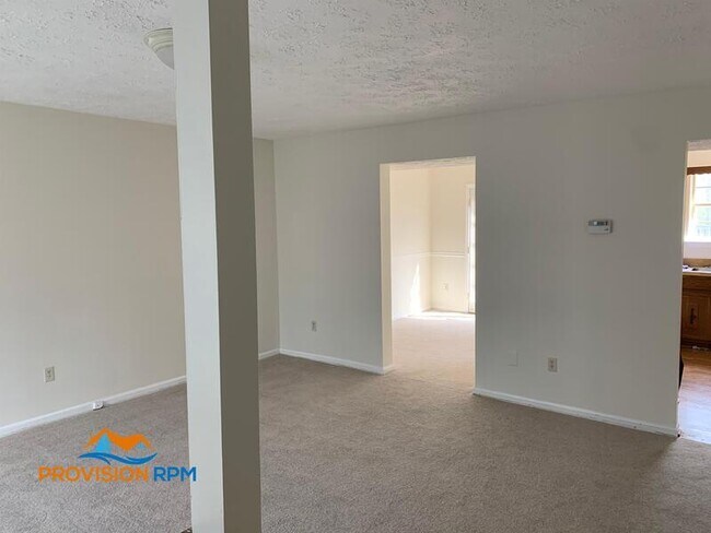 Building Photo - 4261 Drake Ct