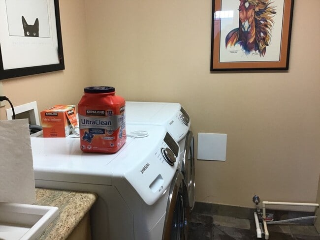Foto del edificio - 1 br, 1 bath House - 461 Colfax Rd