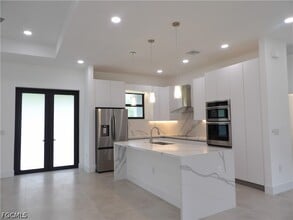 Building Photo - 174 Ocean Park Dr