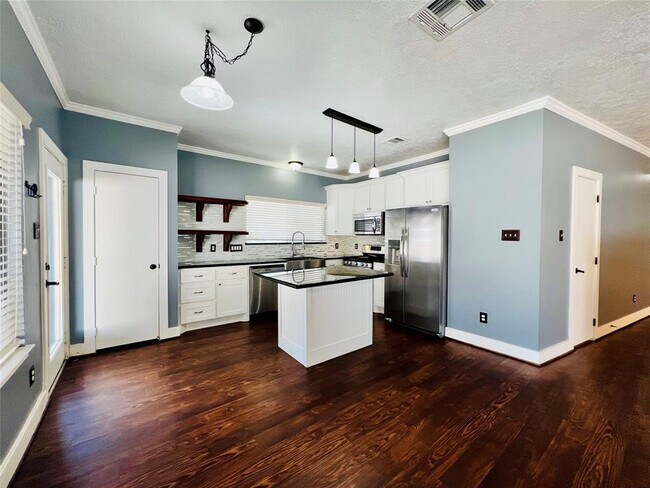 Foto del edificio - 6203 Spruce Bough Ct