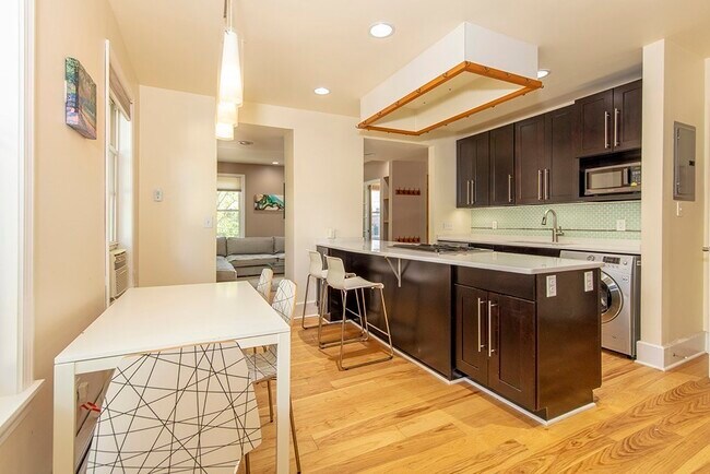 Building Photo - 13 Fallon Pl