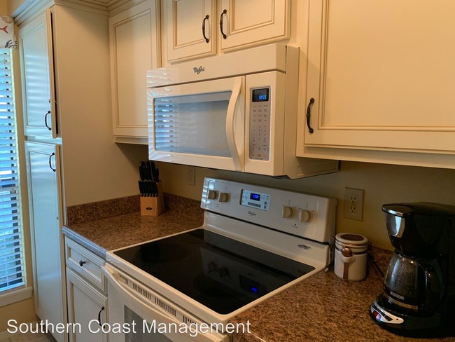 Building Photo - 3 br, 2 bath House - 327 Tall Pines Way- #37