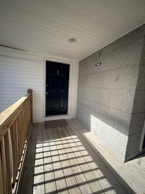 Building Photo - 806 W Island Square Dr