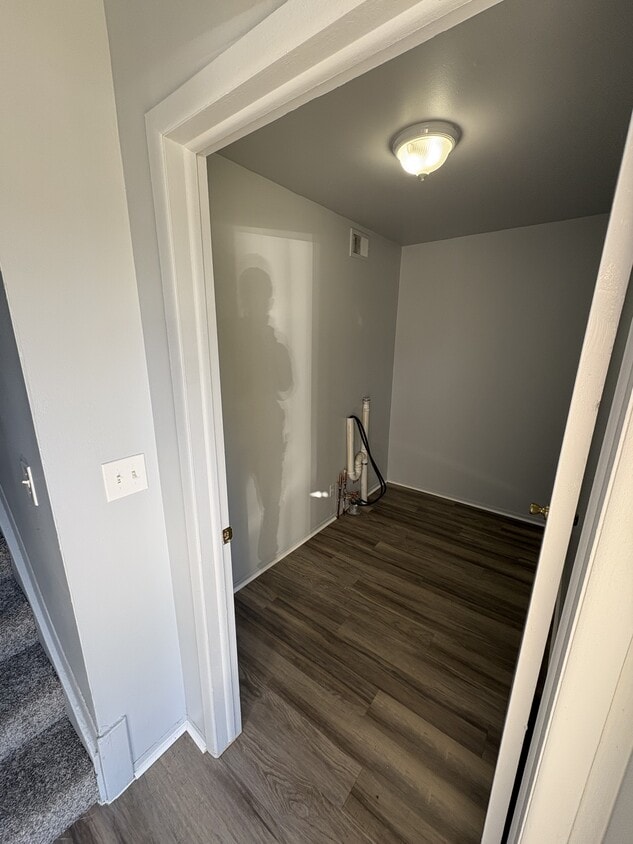 Building Photo - 24961 Mayfair St